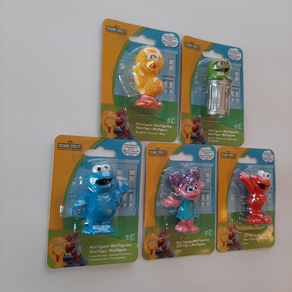 Sesame Street Mini Figures Set of 5 Big Bird Elmo Oscar Cookie Monster Abby - Picture 3 of 12